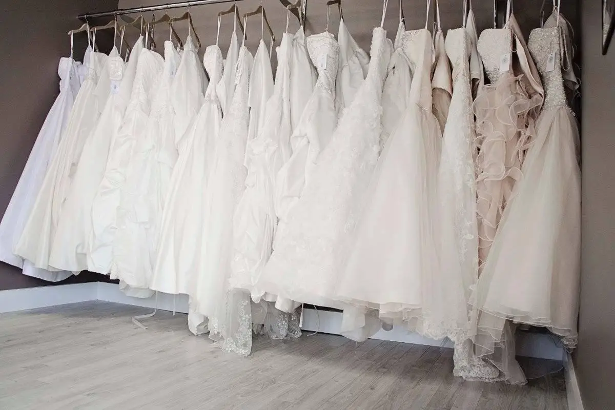 When Should I Start Shopping for My Wedding Dress?. Desktop Image